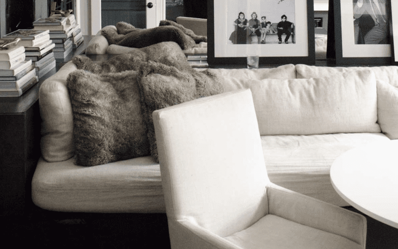 5 Tips for How to Play with Interiors and Furniture in Dark Walls