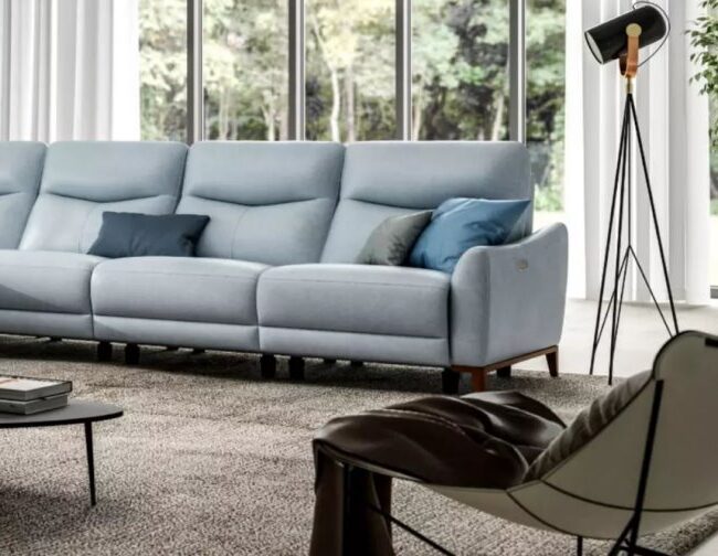 5 Tips for Organizing the Living room With Elegant Piece of Furniture