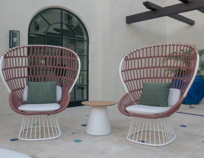 Make Your Home Spacious and Inviting Via Wooden Swing Chairs