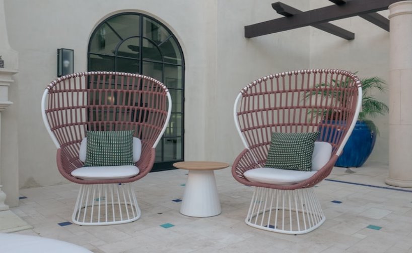 Make Your Home Spacious and Inviting Via Wooden Swing Chairs