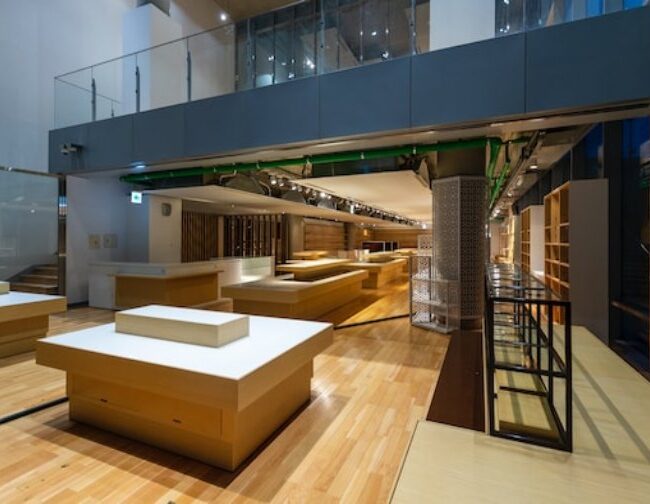 Discover the Latest Trends in Luxury Dining Room Furniture